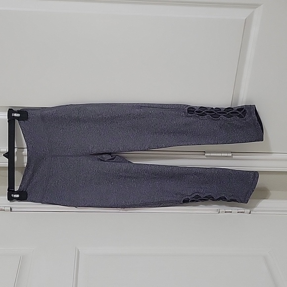 Lululemon Tied To It Crop - Picture 3 of 6